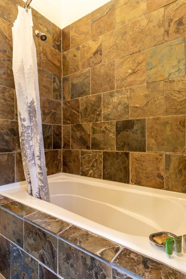 Canyon Ridge Lodge Golden Εξωτερικό φωτογραφία